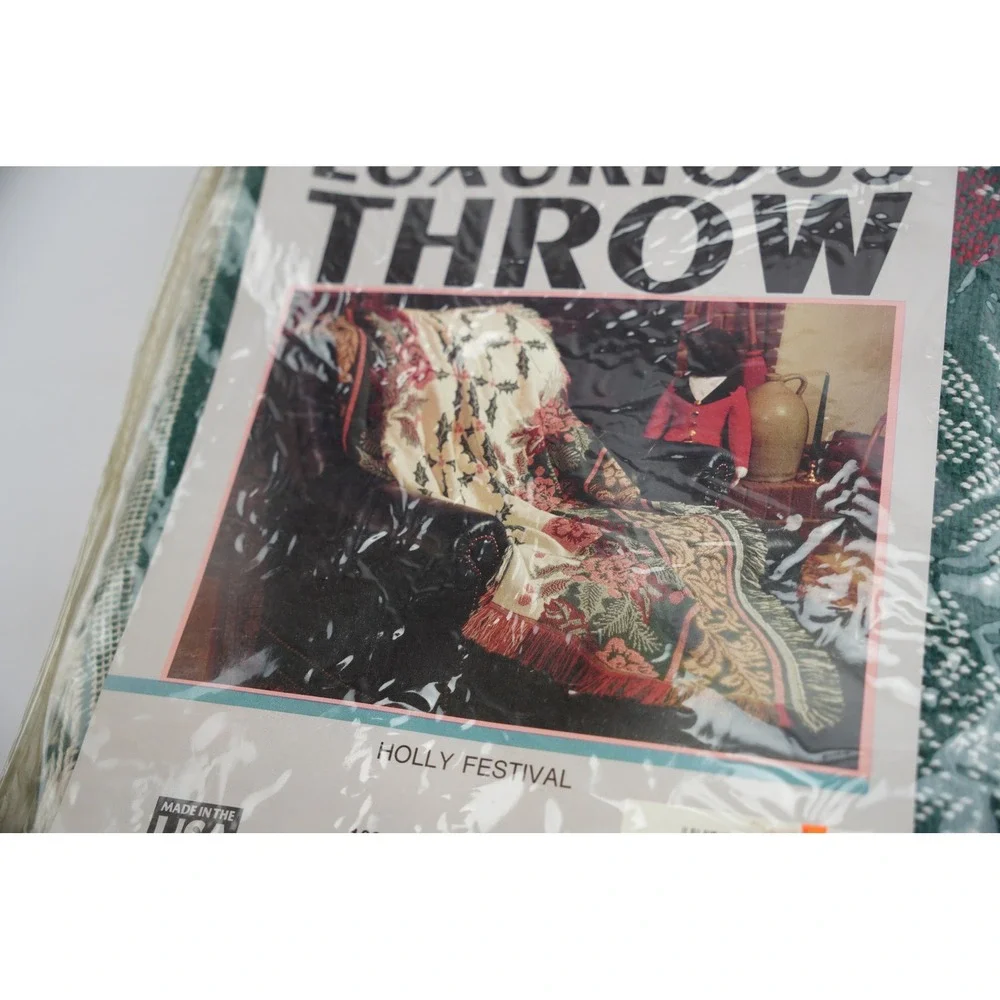 Crown Crafts Throw Blanket Unisex 48x60 Green Holly Festival Cotton Tapestry NEW